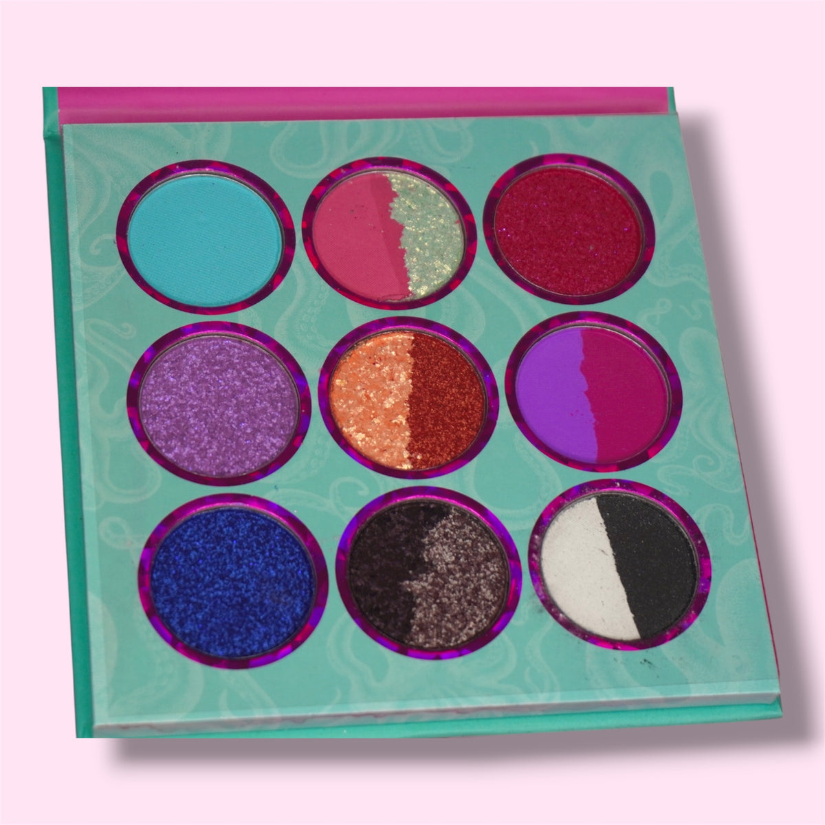 Mini paleta de maquillaje de ursula